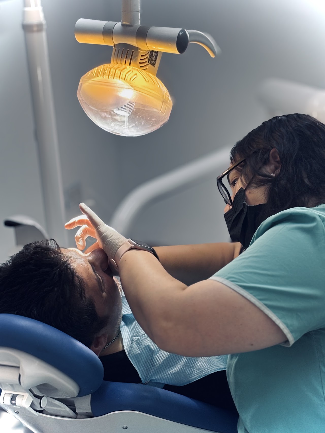 Atención odontológica en el consultorio